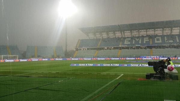 El encuentro entre Sampdoria y Bologna ha sido aplazado por la alerta de fuertes lluvias. Twitter.