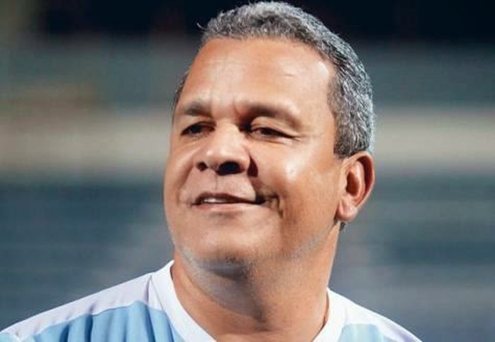 El entrenador brasileño Hélio Dos Anjos. Folhaz