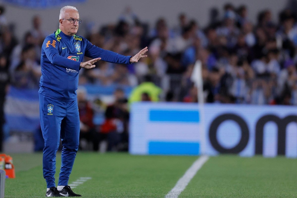 Dorival se quedó sin explicaciones al 4-1 de Argentina