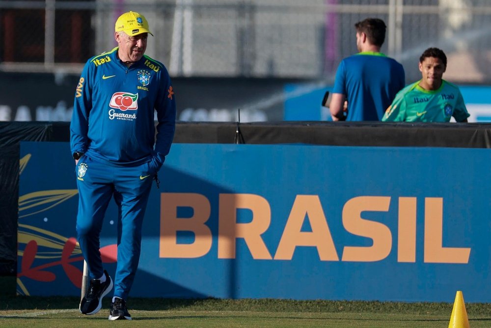 Carlo Ancelotti led his first training session as Brazil manager. EFE