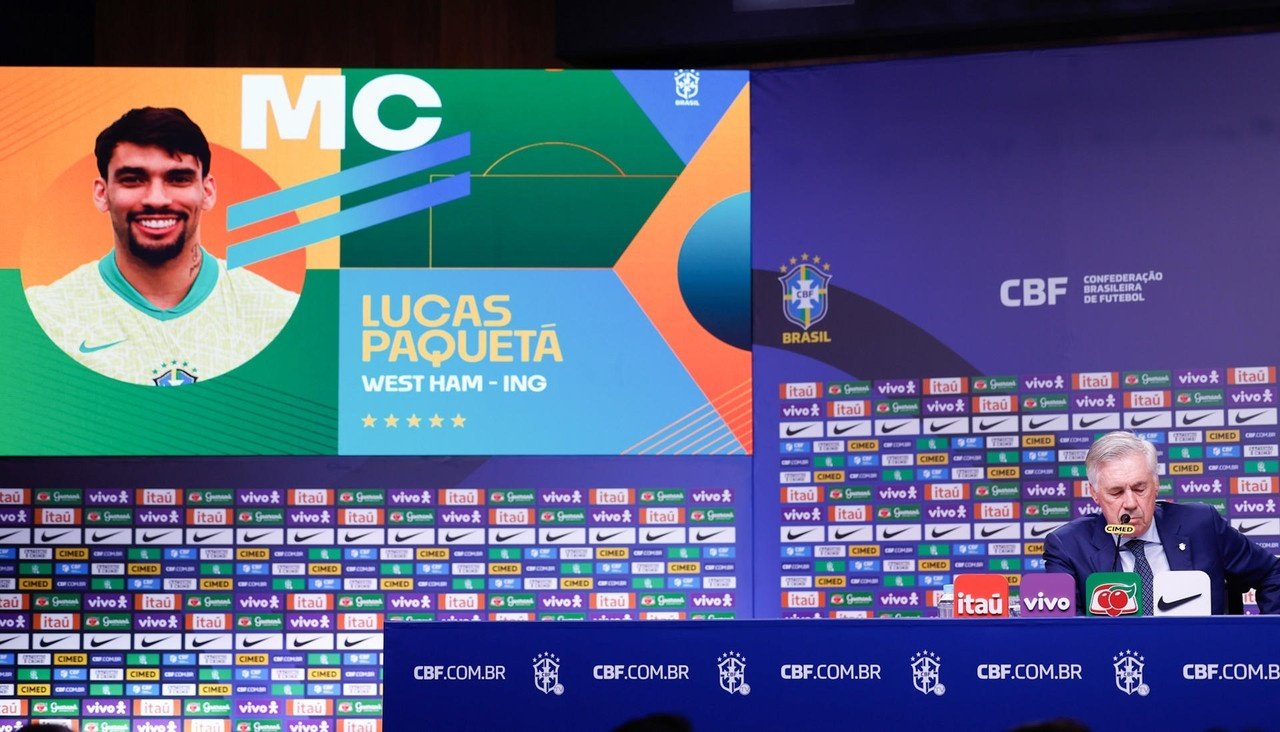 O técnico da seleção brasileira, o italiano Carlo Ancelotti, convocou nesta segunda-feira vários estreantes e deixou fora Neymar, Vinícius e Rodrygo da lista de 23 jogadores para os dois últimos jogos das Eliminatórias da Copa do Mundo de 2026, contra Chile e Bolívia, em setembro.