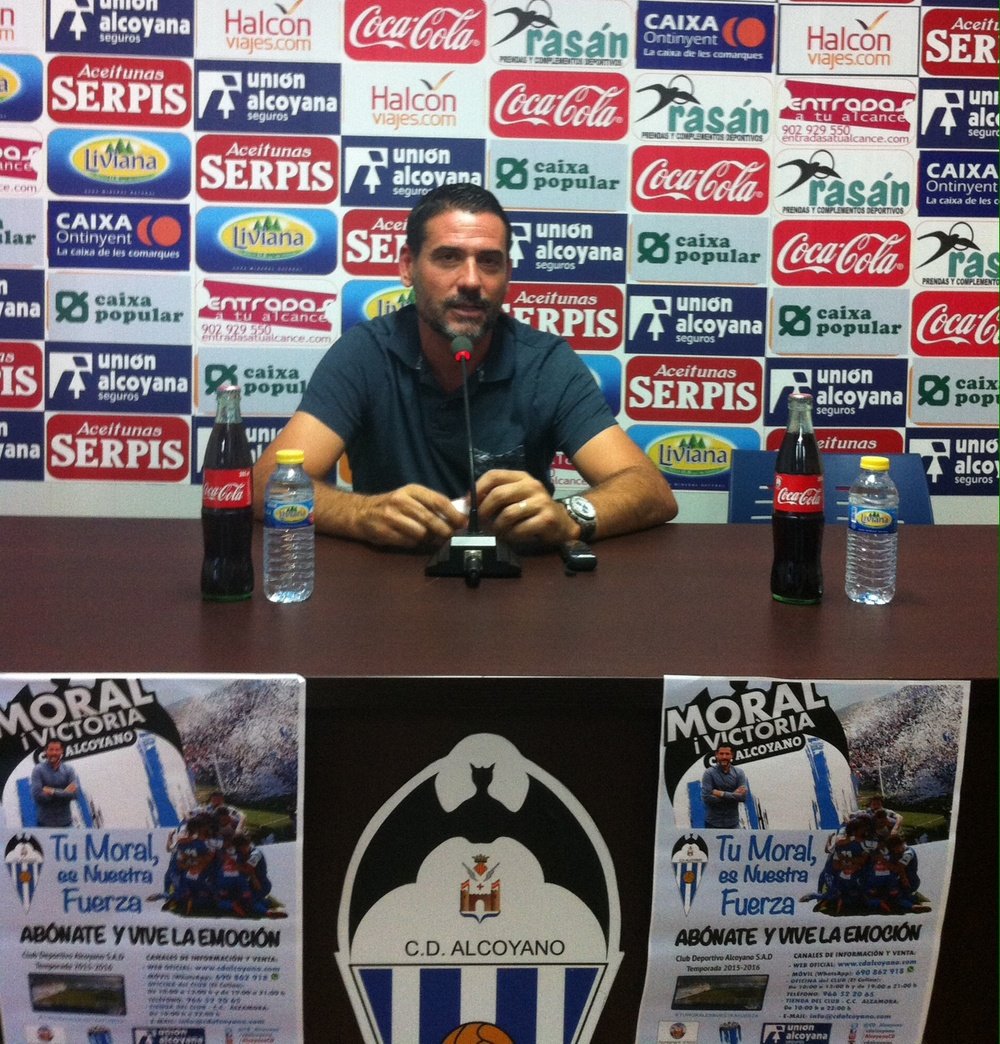 El entrenador del Alcoyano, Andrés Palop, en rueda de prensa. CDAlcoyano