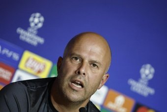 L'entraîneur de Feyenoord, Arne Slot, est l'un des favoris de la direction du Bayern Munich pour remplacer Thomas Tuchel à la fin de la saison.