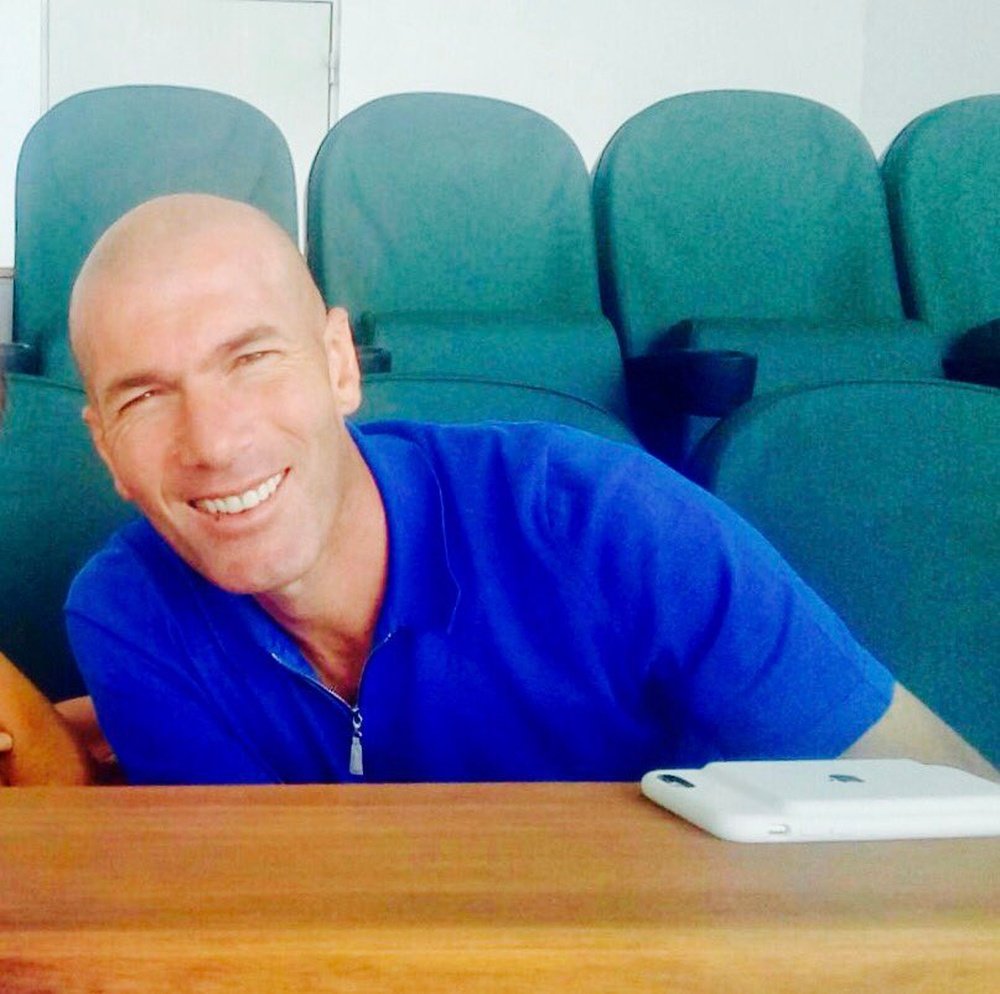 Zidane, invitado especial en el entrenamiento del Toledo. CDToledo