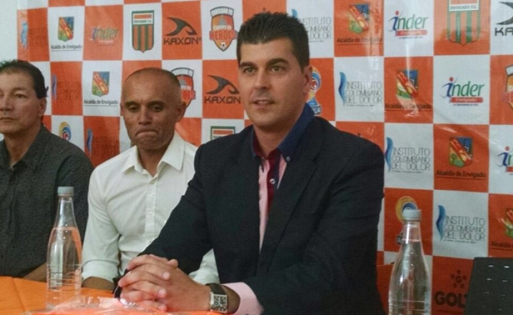 Ismael Rescalvo deja el equipo colombiano. EFE