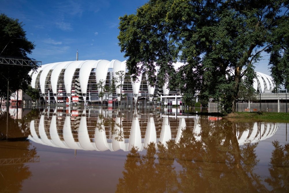 O Estádio Beira-Rio afetado pelas inundações do Rio Guaíba, em Porto Alegre. EFE/Isaac Fontana