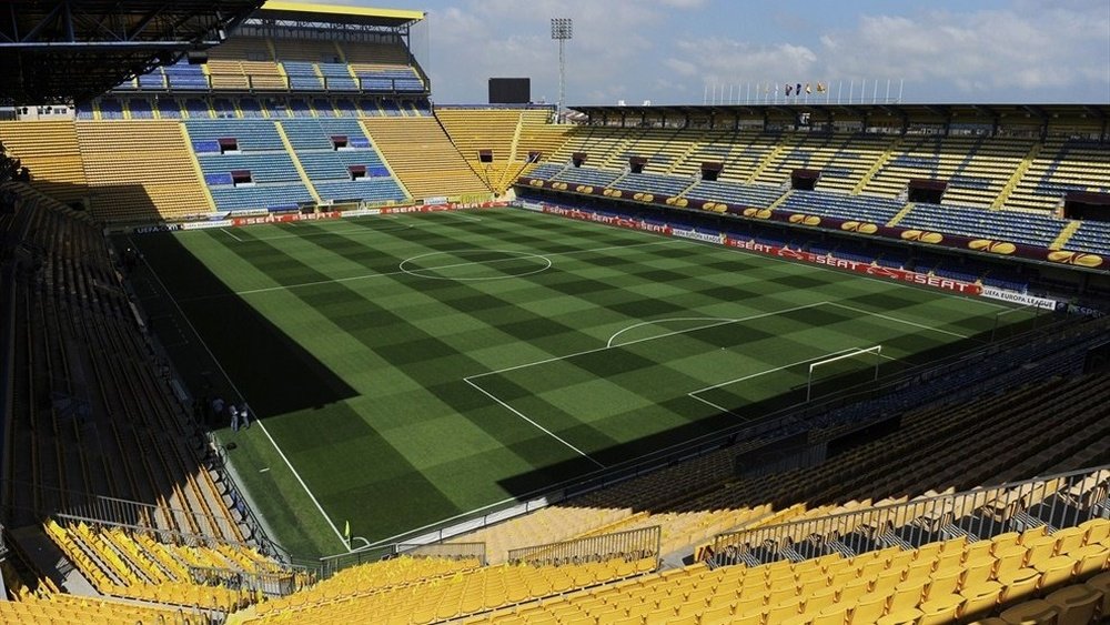 El Villarreal aprovechó el cierre de la temporada para cambiar el césped de La Cerámica. EFE/Archivo