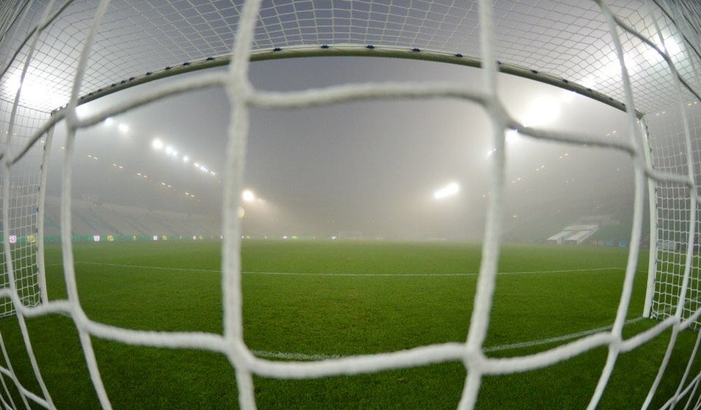El partido entre el Nantes y el Caen, aplazado por la niebla. FCNantes