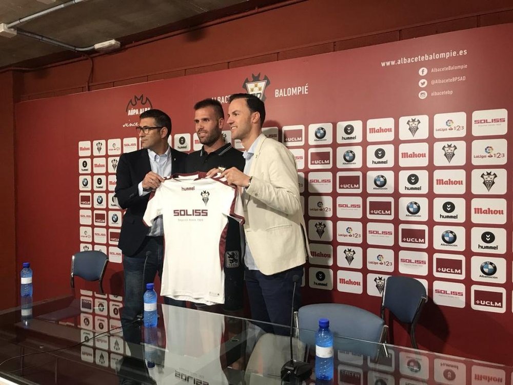 Alfredo Ortuño jugará en el primer equipo. Twitter/AlbaceteBalom