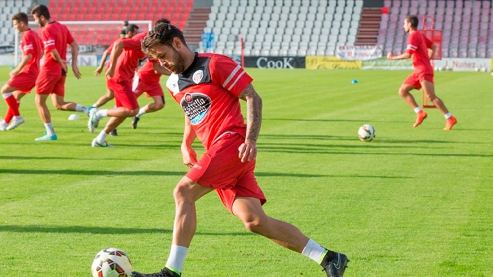 El ex futbolista del Lugo, Jon García, en un entrenamiento con el club gallego. CDLugo