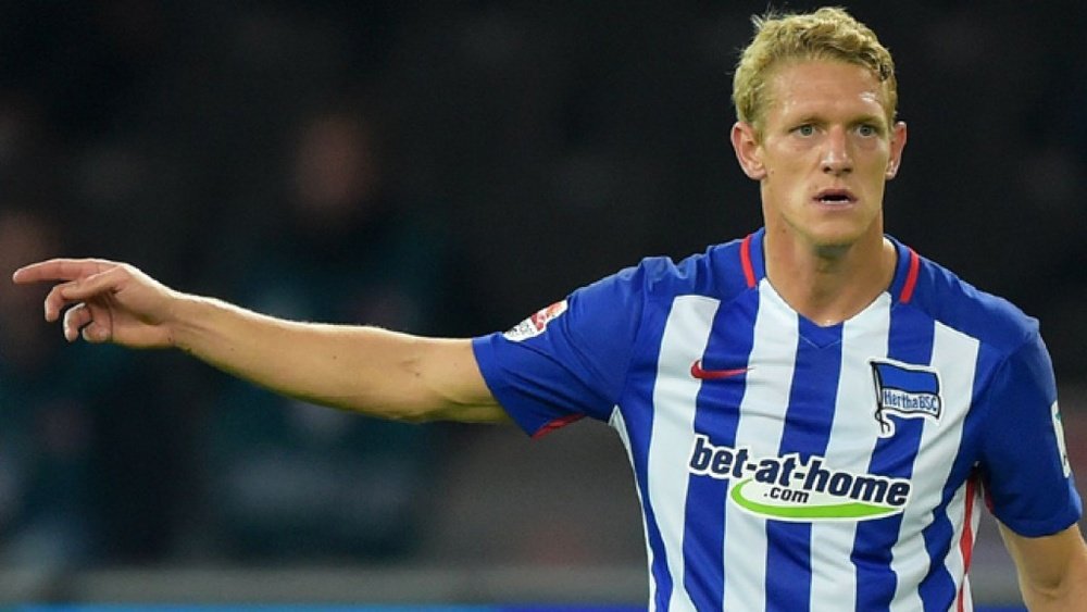 El Getafe ha anunciado la contratación de Van den Bergh, lateral del Hertha. HerthaBSC