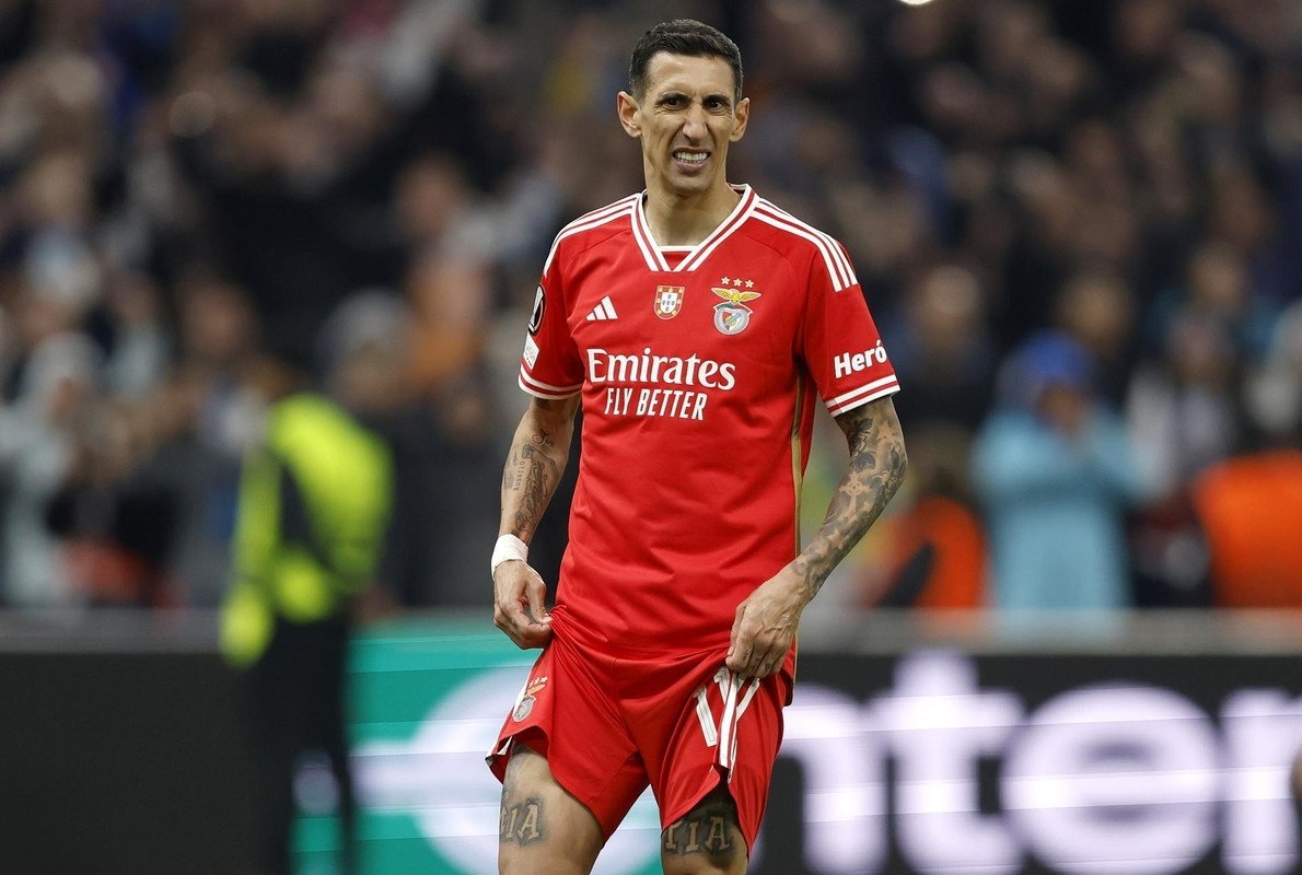 Benfica, com Di María como dúvida, busca reação