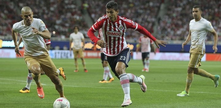 Chivas elimina a Morelia gracias a un gol de penalti