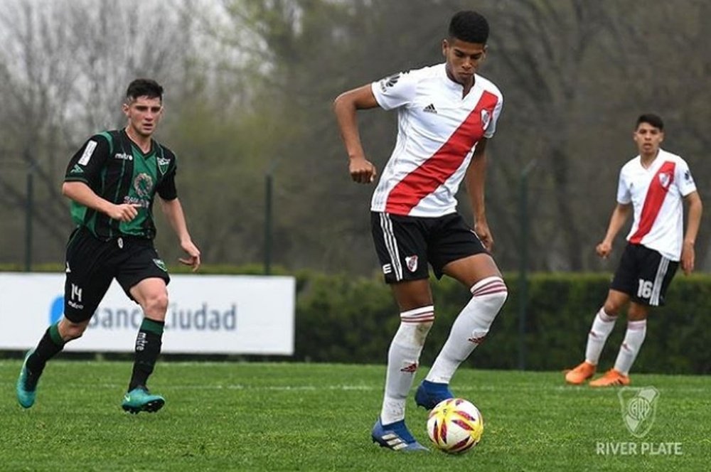 Luciano Vega jugará en el Estoril como cedido. RiverPlate