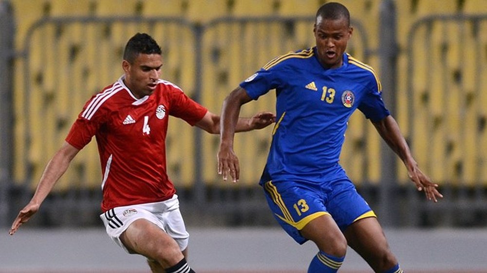El futbolista de Suazilandia, Barry Steenkamp, en un partido internacional contra Egipto. FIFA