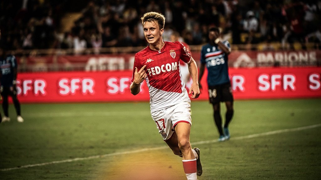 El futbolista del AS Mónaco Aleksandr Golovin celebrando un gol. ASMónaco