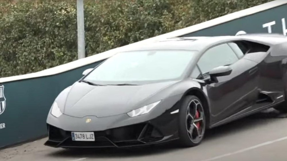 Trincao acudió en Lamborghini al entrenamiento. Captura/Twitter/AS_TV