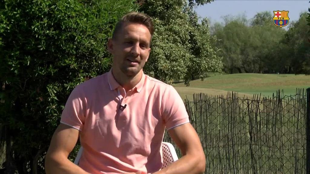 El futbolista del Barcelona Luuk de Jong, en su primera entrevista como azulgrana. Twitter/FCBarcelona_es