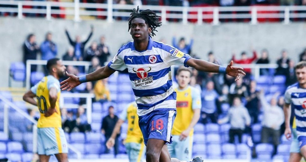 Ejaria restera un an de plus à Reading. ReadingFC