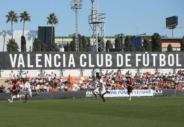 El Valencia se despide de la Youth League derrotado y remontado