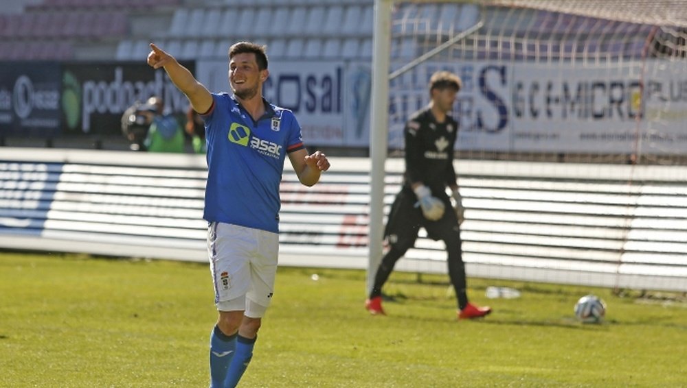 El futbolista del Oviedo, Borja Valle, en un partido. RealOviedo
