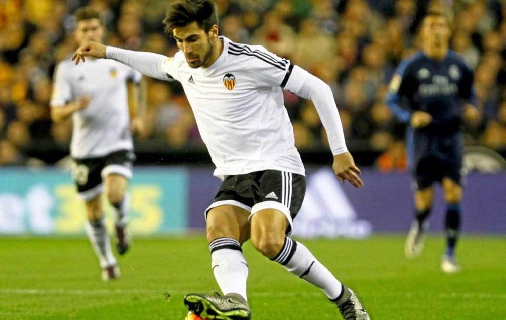 Valencia midfielder Andre Gomes is set to become Real Madrid's first signing of the summer. EFE