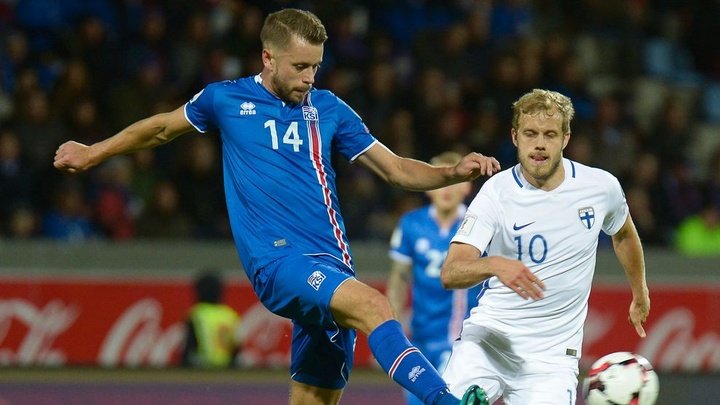 Islandia vuelve a hacer sonreír a Europa, remontando un 1-2 en el descuento