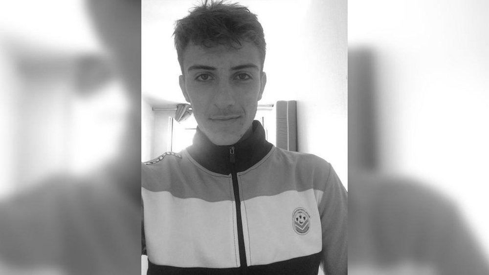 Tours teenage midfielder dies. ToursFC