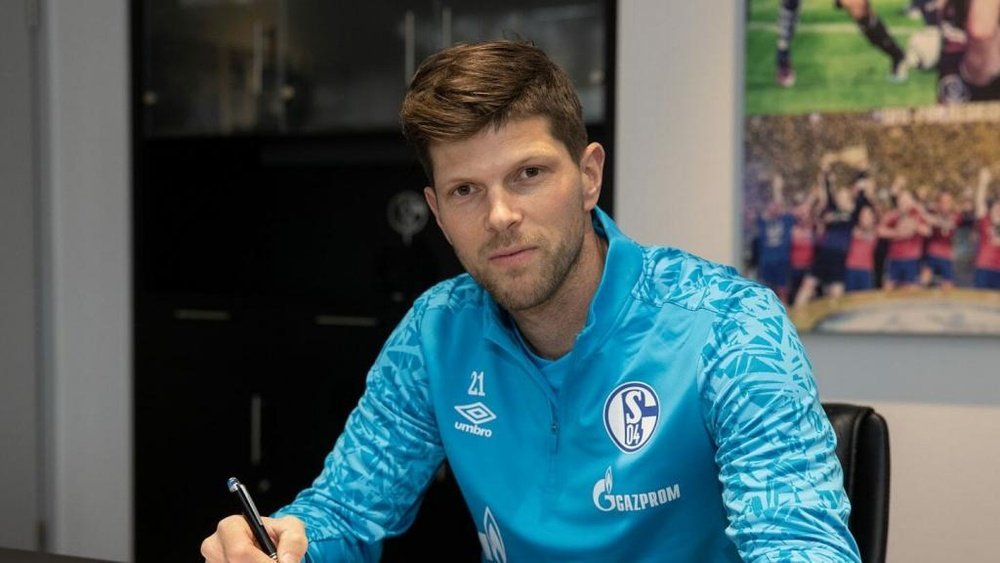 Huntelaar vuelve a tener problemas musculares. Schalke04