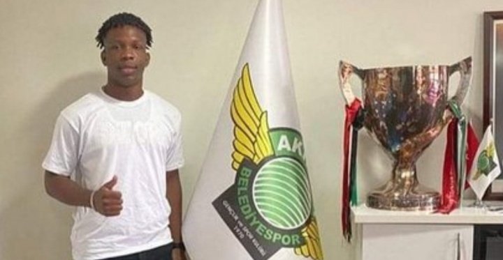 Dudas en Turquía por la edad de un futbolista nigeriano