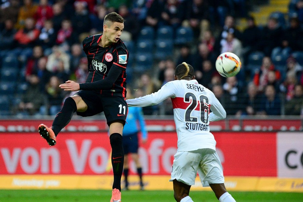 Gacinovic sonó como un posible refuerzo del Valencia. Eintracht