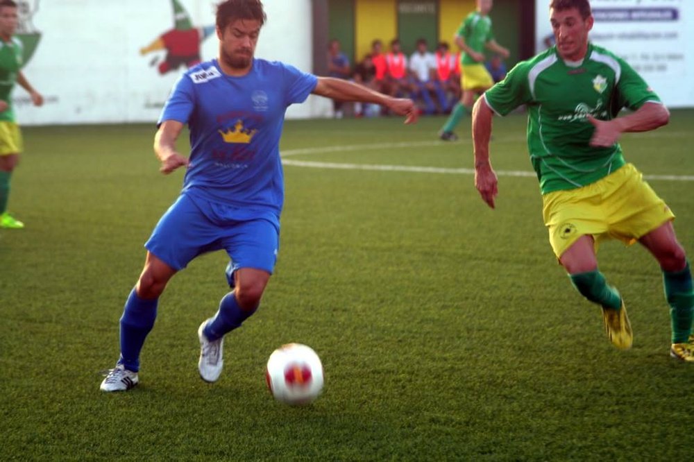 El futbolista Sergio Olmeda, en un partido con el Binissalem. CFBadalona/Puntobalonbalear