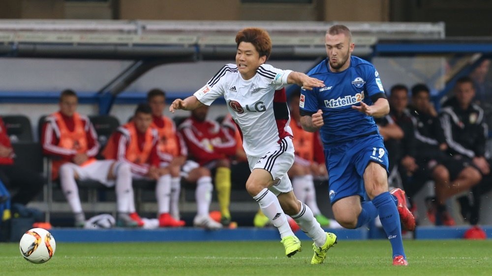 El futbolista surcoreano del Bayer Leverkusen Ryu Seung-woo, en un partido con el club alemán. Bayer04