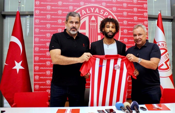 El Antalyaspor ficha a Nazim Sangaré