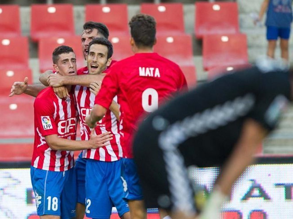 Los jugadores del Girona celebrando un gol en pleno partido. Twitter.
