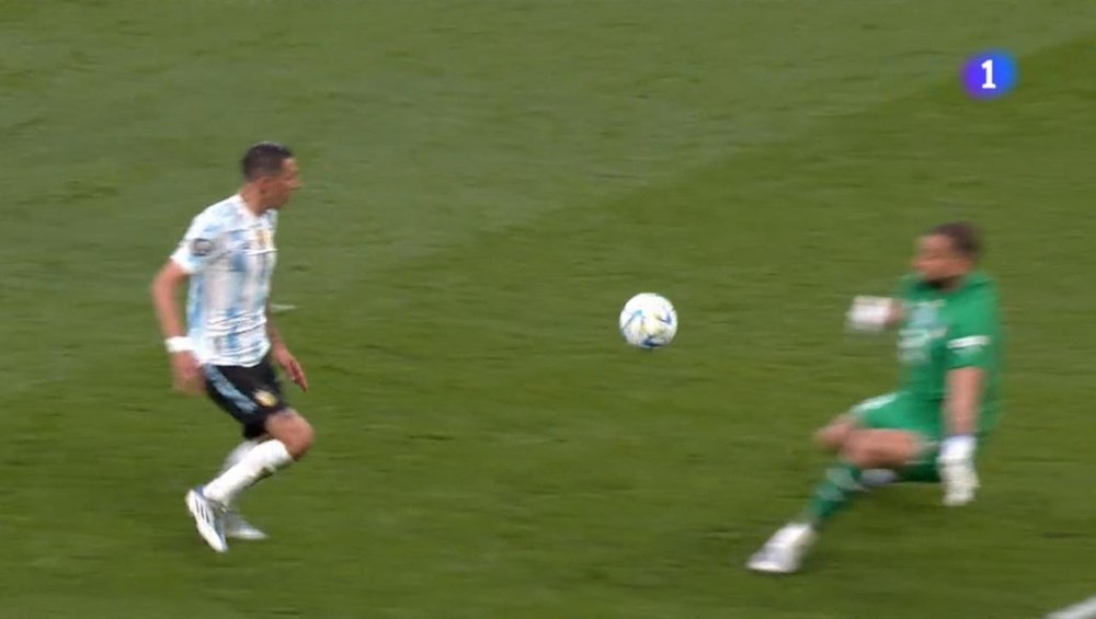 Gonzalo Higuain made it 0-2 for Argentina. Screenshot/TVE