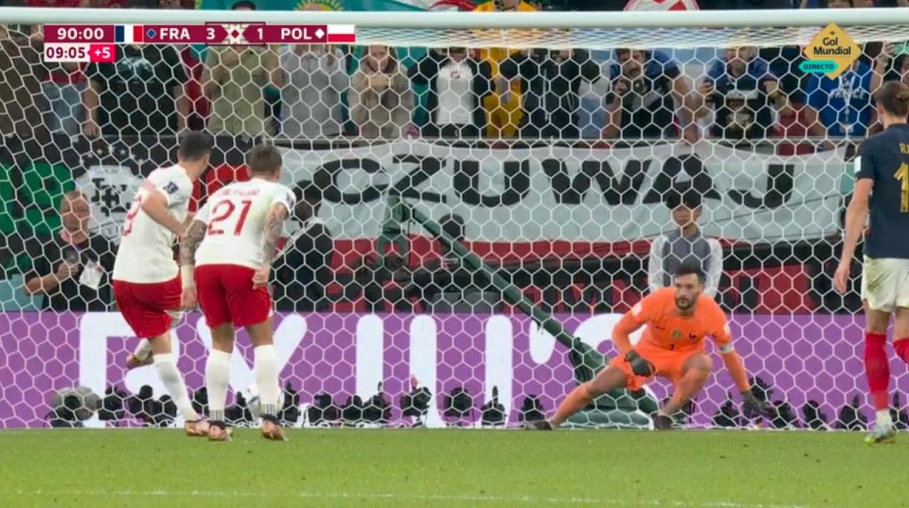 Lewandowski Falló Otro Penalti Pero No Desaprovechó La Segunda