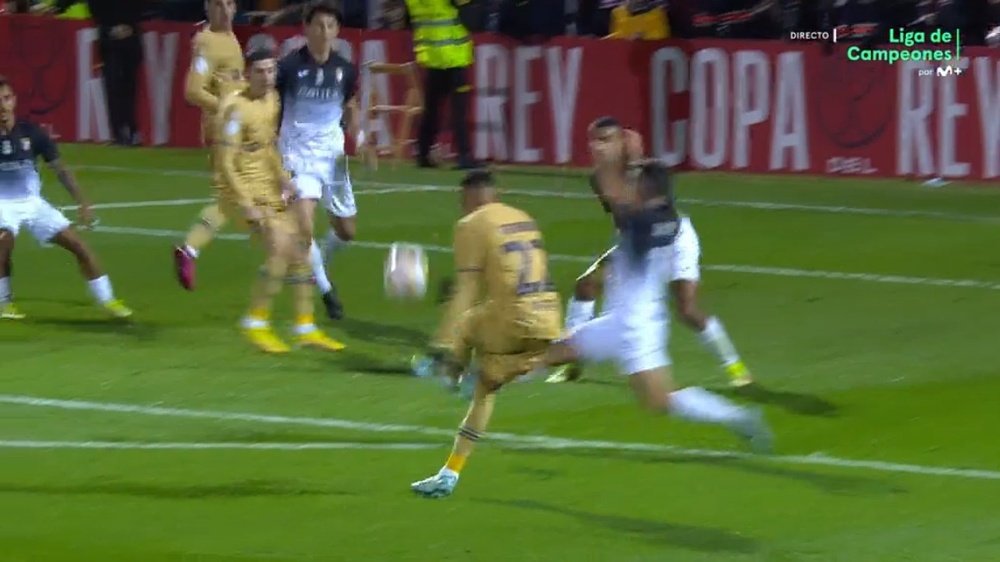 Raphinha scored a goal in the 41st minute. Screenshot/MovistarPlus