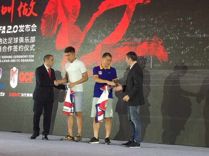 El Granada suma a dos futbolistas chinos a su plantilla