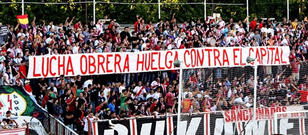 Vallecas reconoció a los rayistas del año. EFE