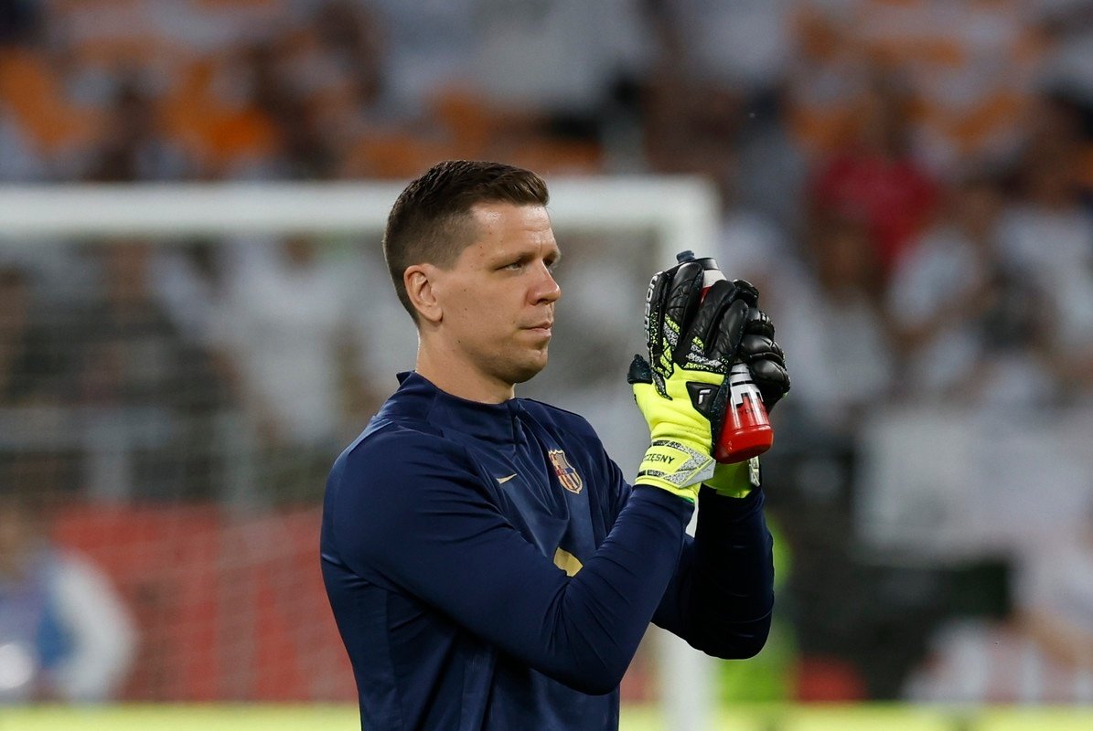 Szczesny weighs up future after receiving two-year contract extension offer