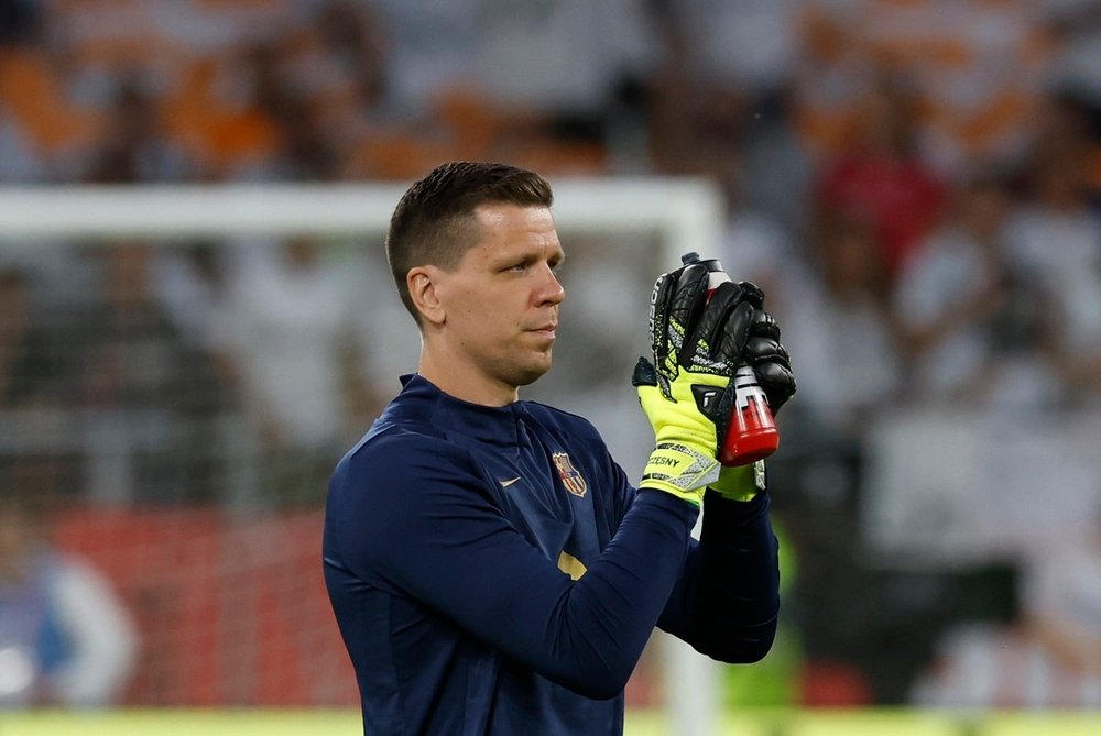 Szczesny decide renovar con el Barça. EFE/Julio Muñoz
