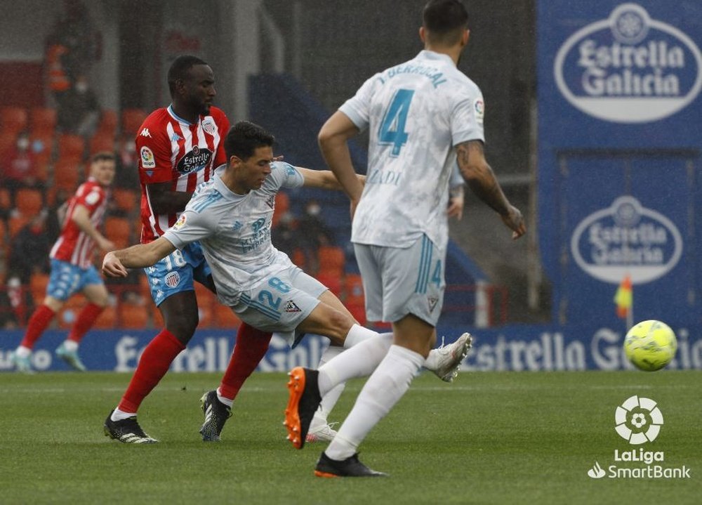 El Lugo remontó al Mirandés desde los once metros. LaLiga