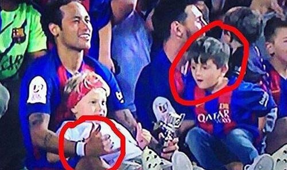 Le fils de Messi reste bouché bée devant Neymar. Telecinco