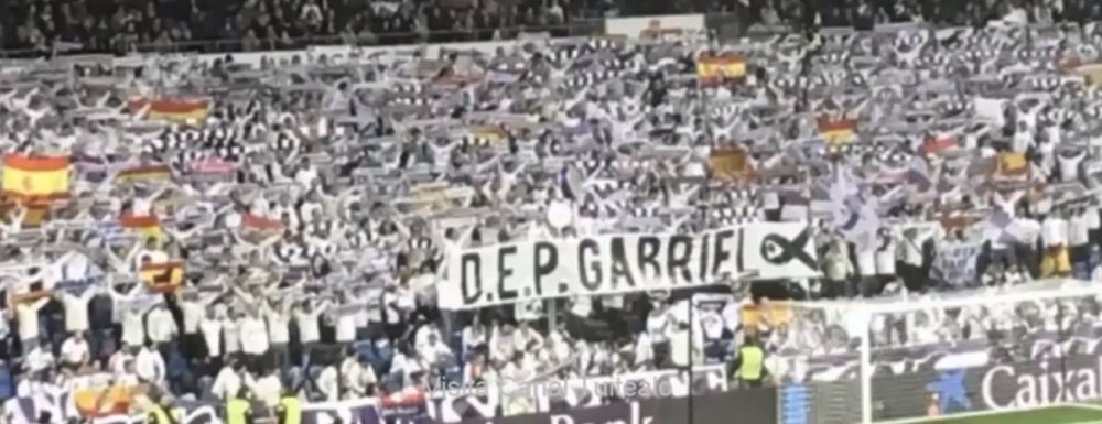 El Bernabéu recordó así a Gabriel Cruz. Captura