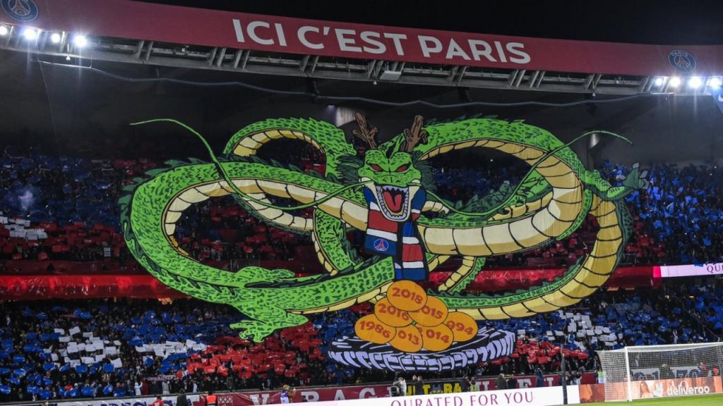 ¡El impresionante tifo del PSG de Dragon Ball!