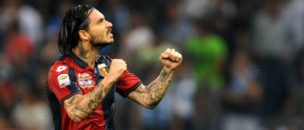 El internacional chileno Mauricio Pinilla, en un partido en su primera etapa en el Genoa. GenoaCFC