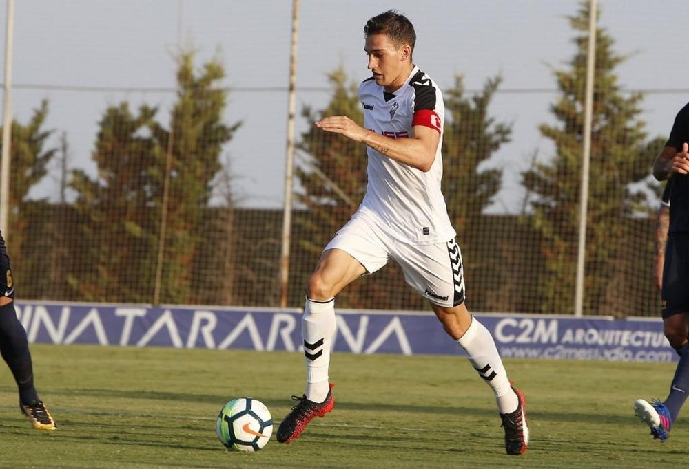 Adri Gómez se fue del Albacete a Kazajistán en busca de minutos. Albacete