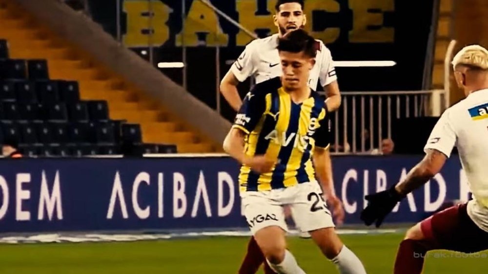 Arda Güler finaliza contrato en 2023 y todo apunta a que saldrá en verano. Captura/Fenerbahçe