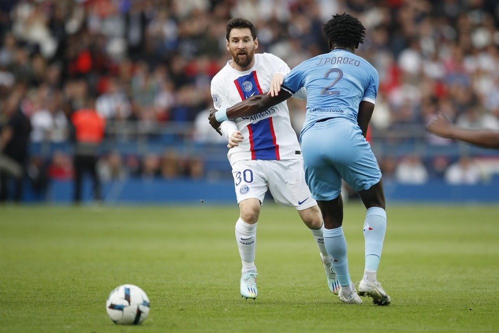 Messi es el primer jugador en llegar a diez asistencias en 12 partidos en la Ligue 1. EFE